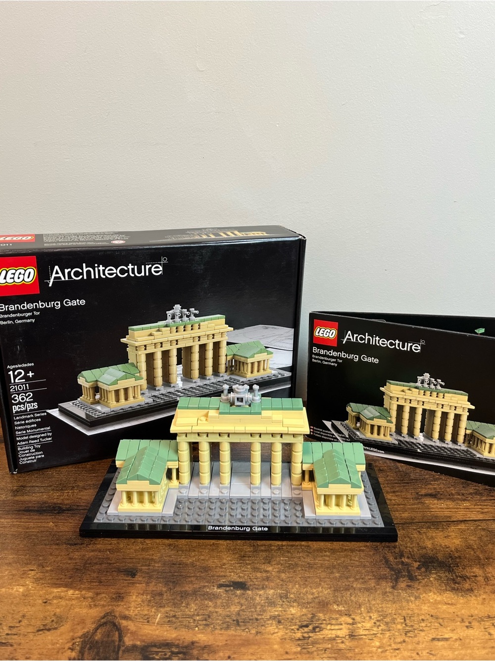 LEGO Architecture Brandenburg Gate (21011) - COMPLETE with Box & Manual